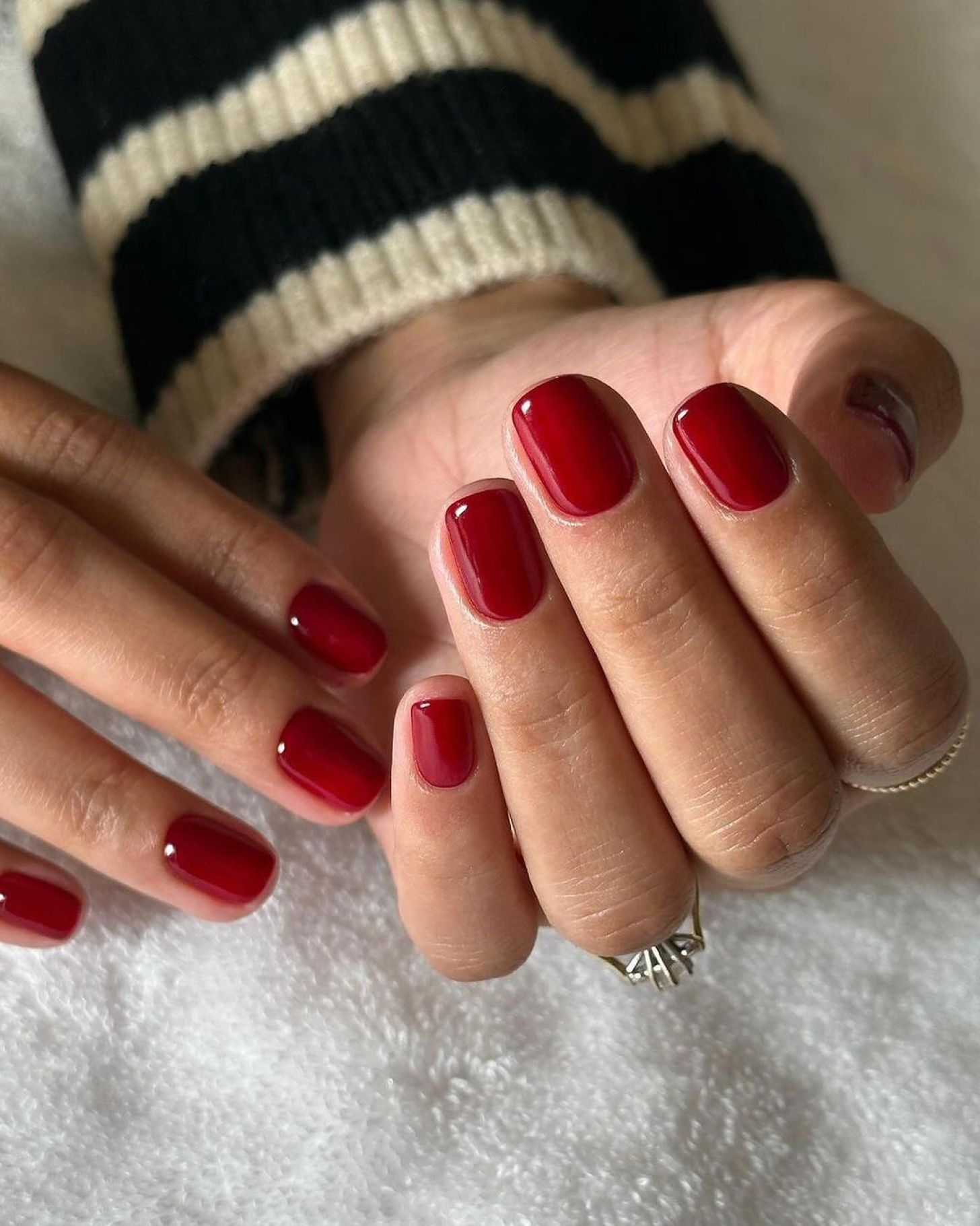 cute red simple and short Valentine's Day nail ideas