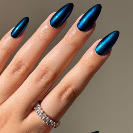 15+ Elegant Blue Nail Art Ideas for Every Occasion 2 Royal Blue Metallic