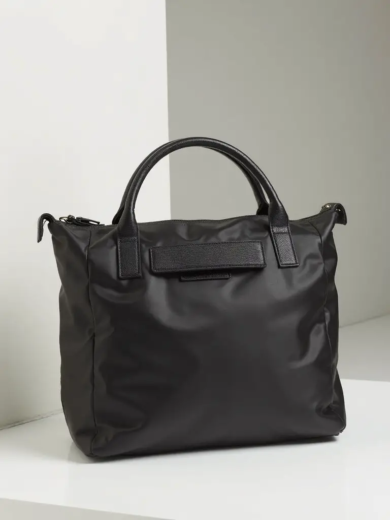 sustainable functional stylish shoulder bag